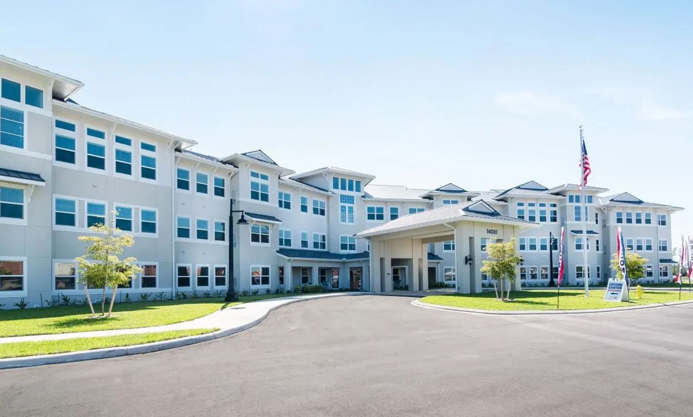 Exterior view of American House Fort Myers facility