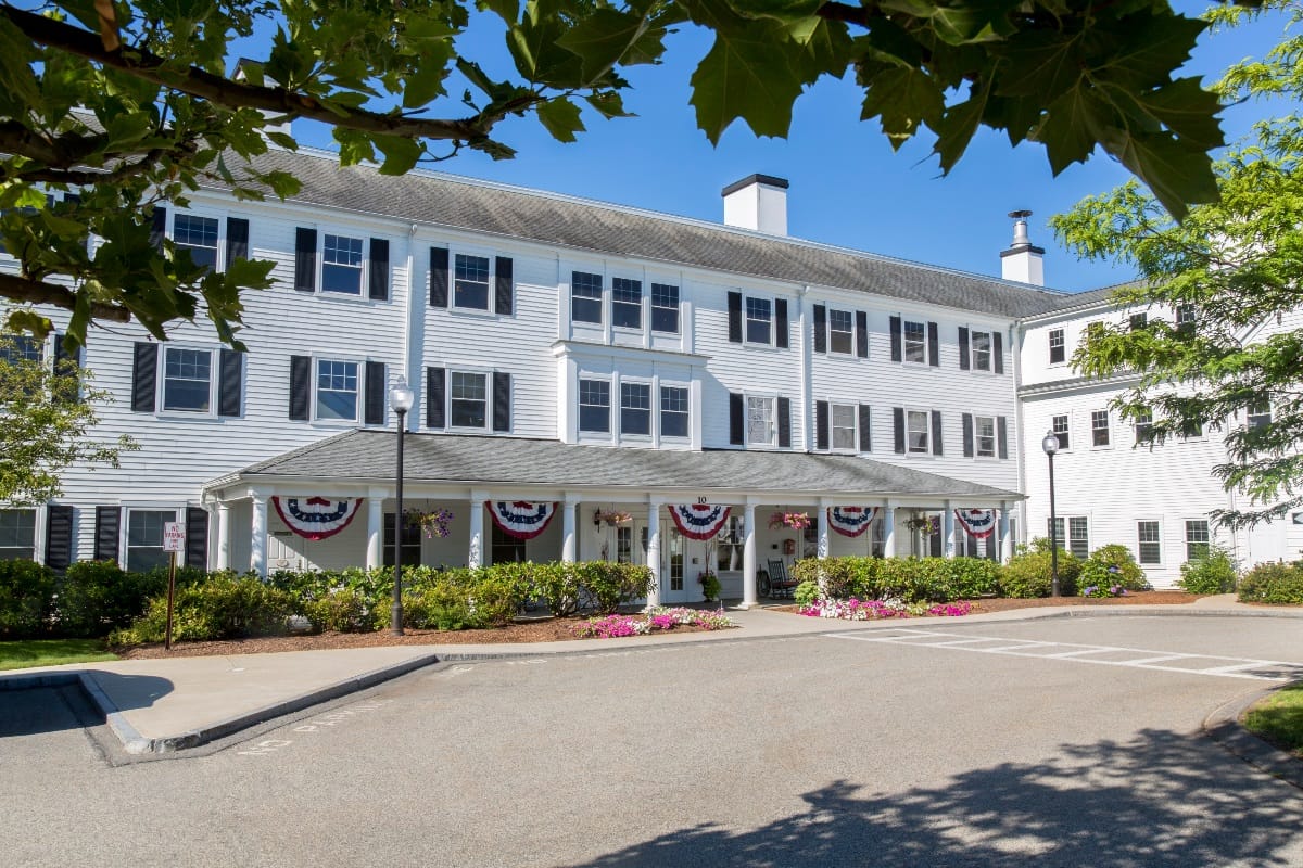 Exterior view of Benchmark Senior Living at Robbins Brook
