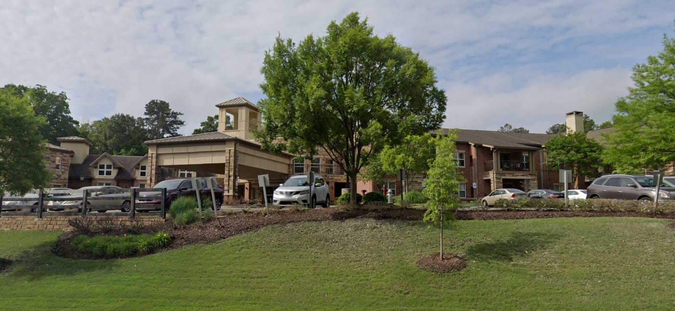 Exterior view of Brookdale at Home Memphis with landscaping