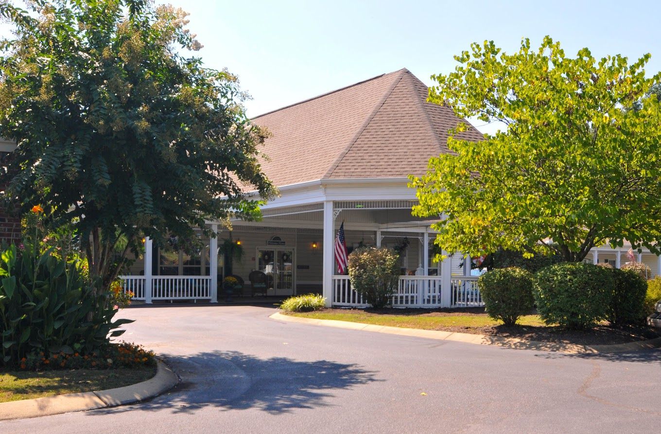 Front view of Charter Senior Living of Jackson with landscaping