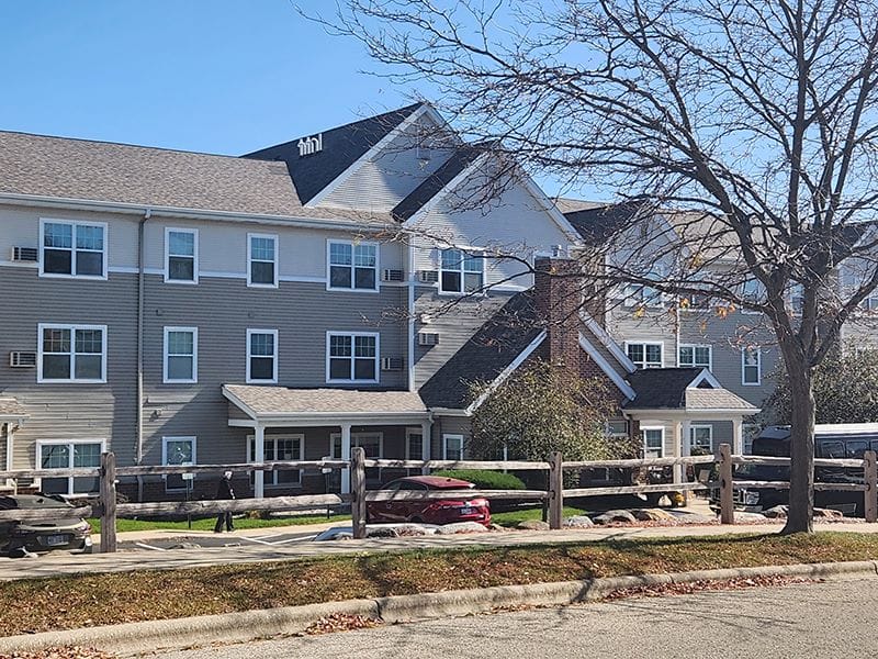 Exterior view of the Charter Senior Living of Verona building