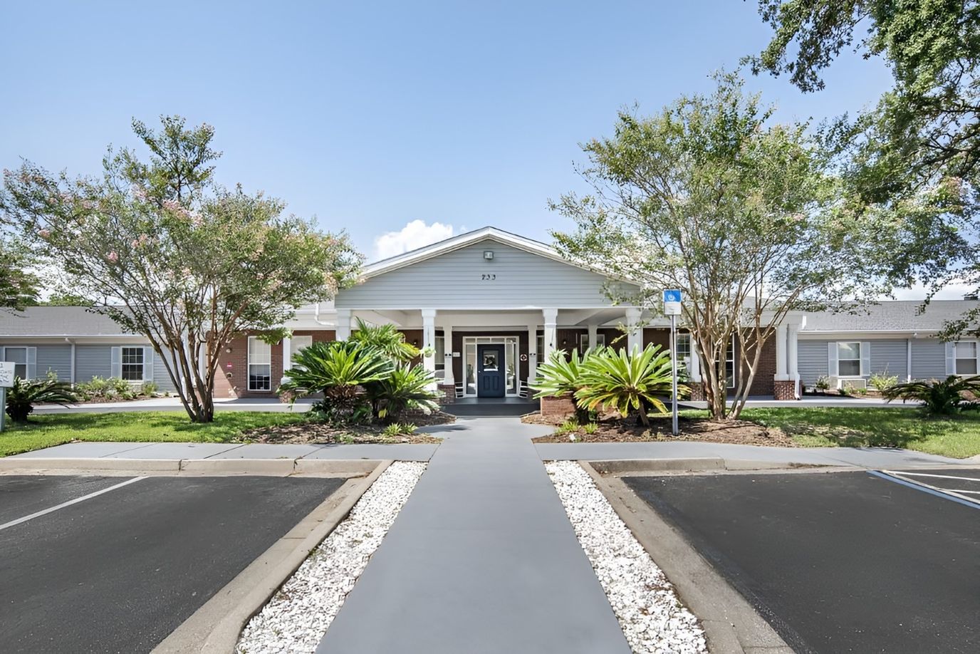 Front exterior view of Brookdale Fort Walton Beach