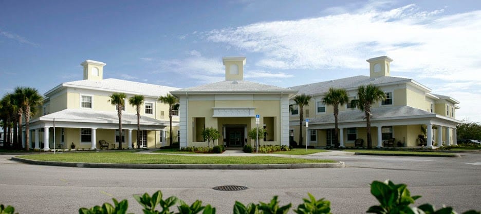 Exterior view of Heron Cove Assisted Living facility