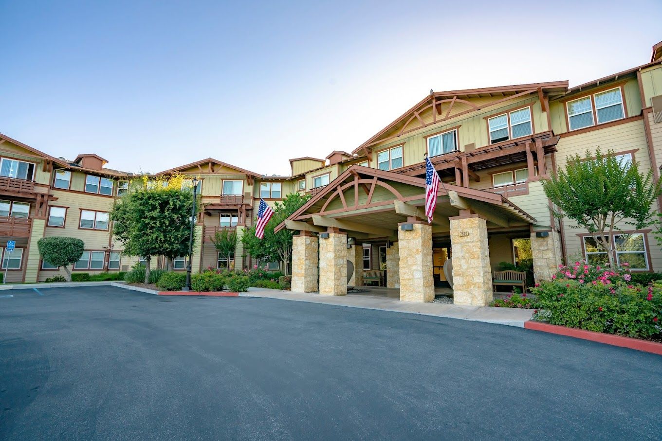 Exterior view of Merrill Gardens at Gilroy