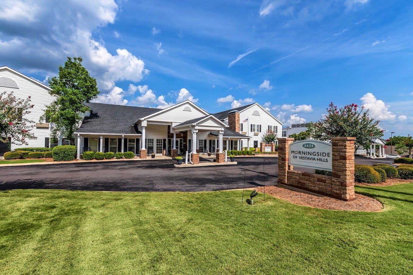 Exterior view of Morningside of Vestavia Hills
