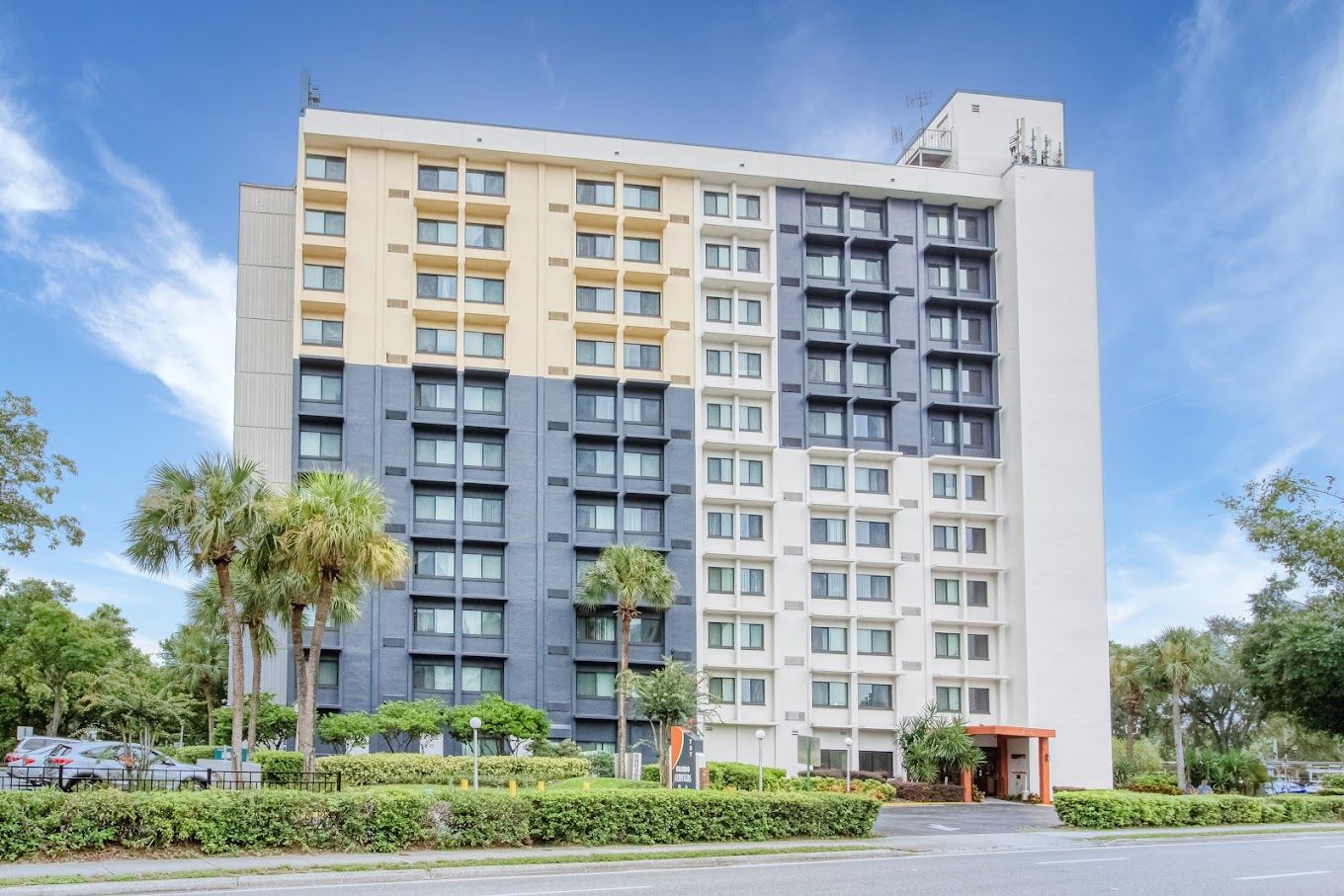 Exterior view of Orlando Cloisters assisted living facility
