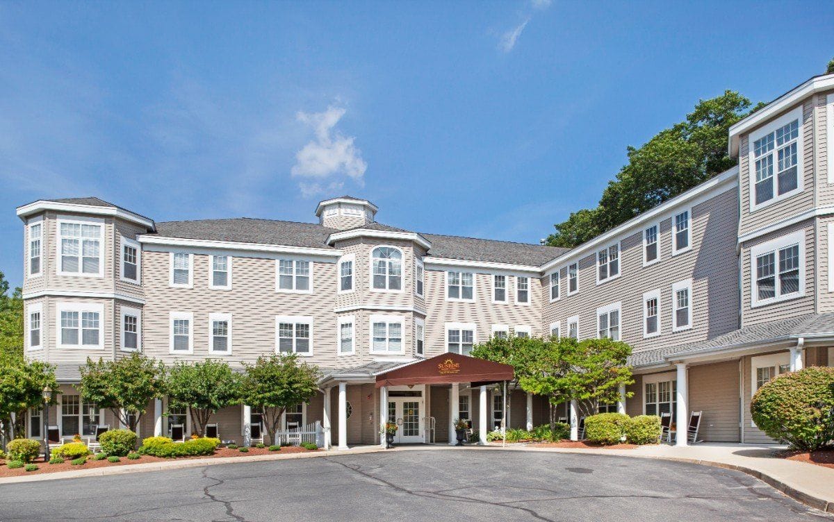 Exterior view of Sunrise of Leominster building