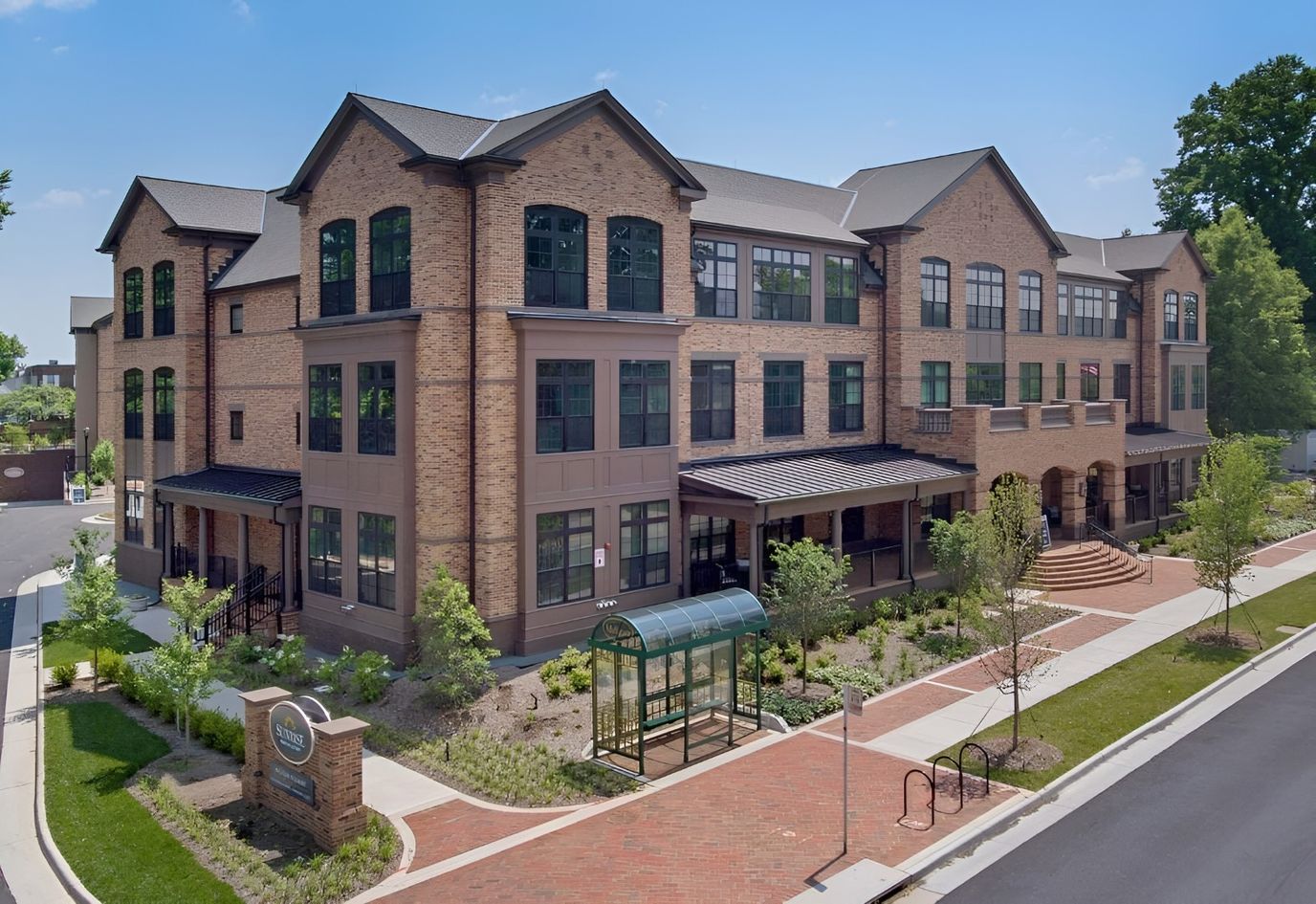 Exterior view of Sunrise of McLean Village facility