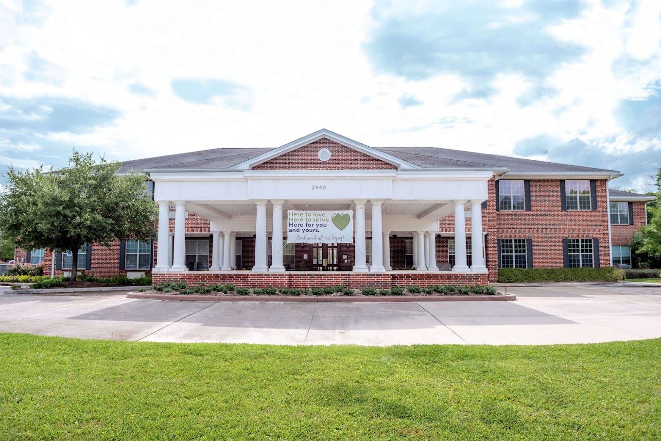Exterior view of The Reserve at Pearland.