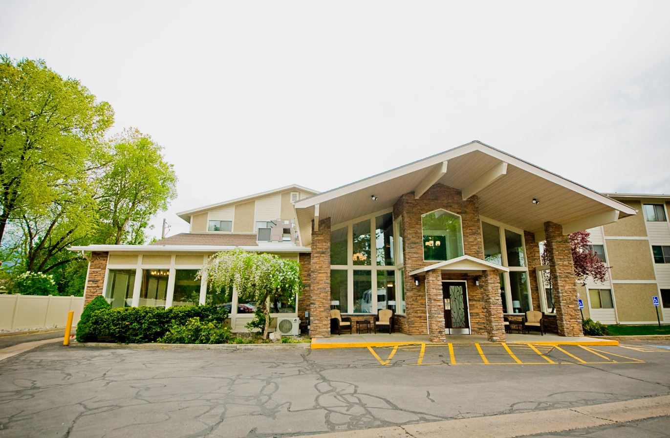 Exterior view of Williamsburg Retirement Community's entrance