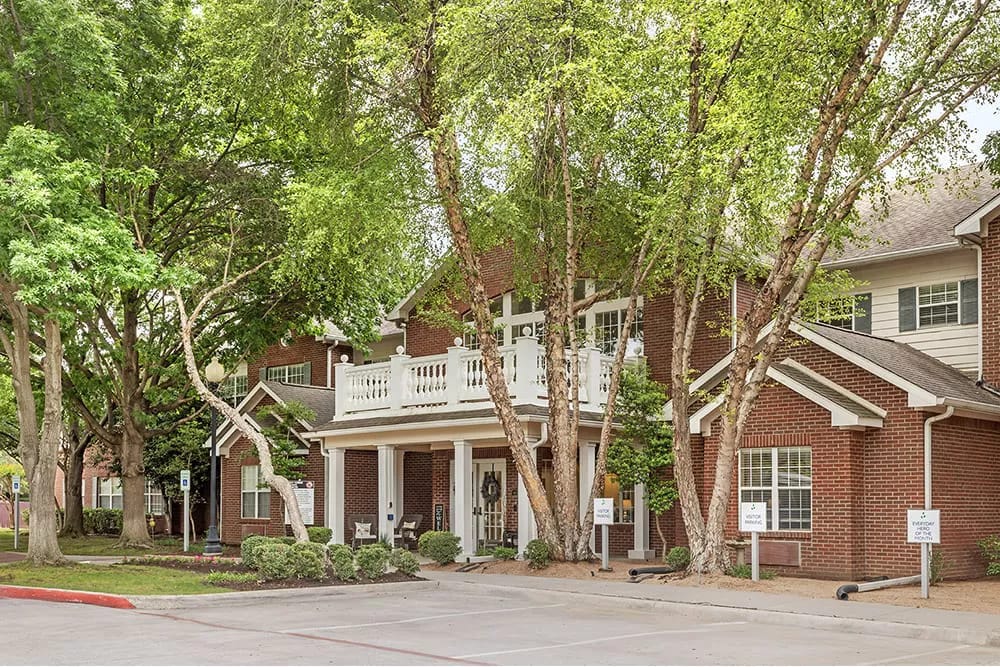 Exterior view of Brookdale Pecan Park facility
