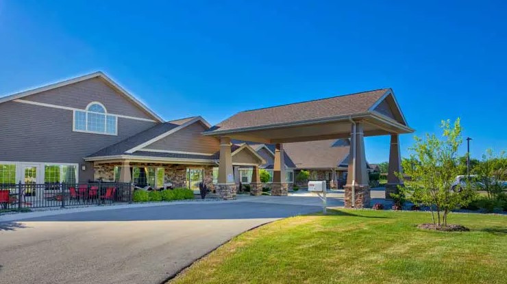 Front entrance of Charter Senior Living of Bay City