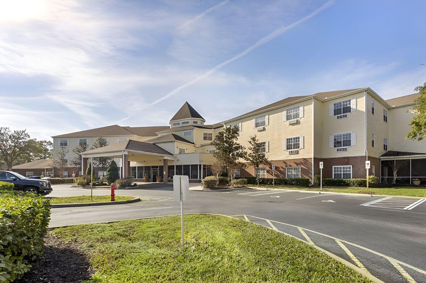 Exterior view of Brookdale Lake Mary nursing facility