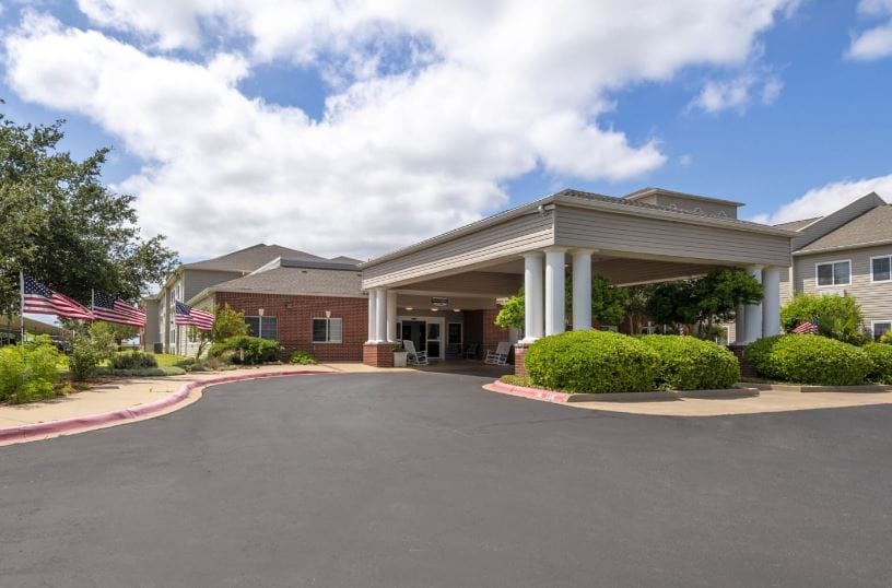 Exterior view of Lyndale San Angelo Senior Living