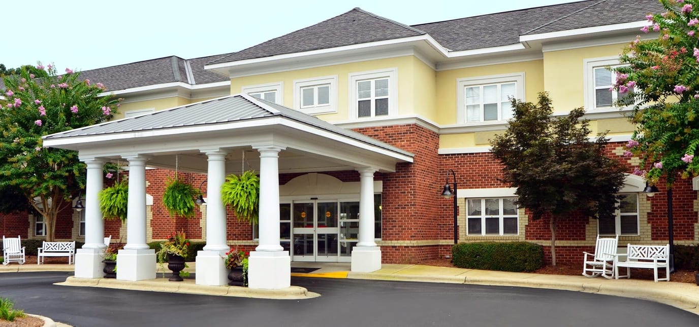 Exterior view of Morningside of Gastonia facility entrance
