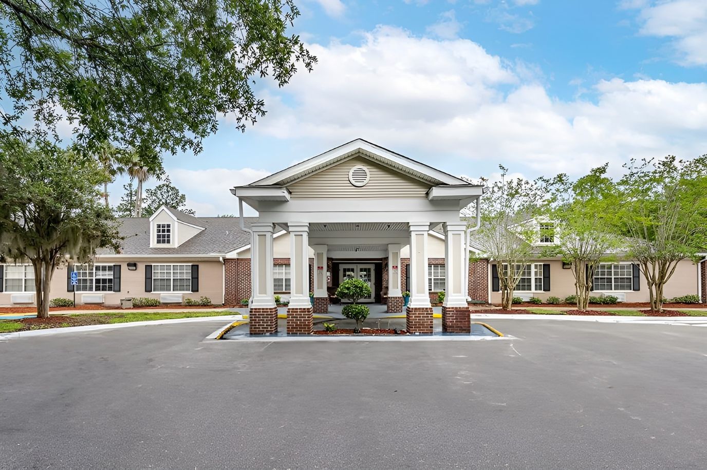 Front entrance of the Brookdale Orange Park facility