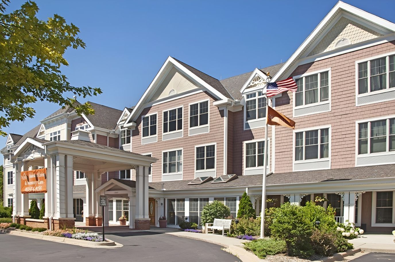 Front exterior of Sunrise of Minnetonka with signage