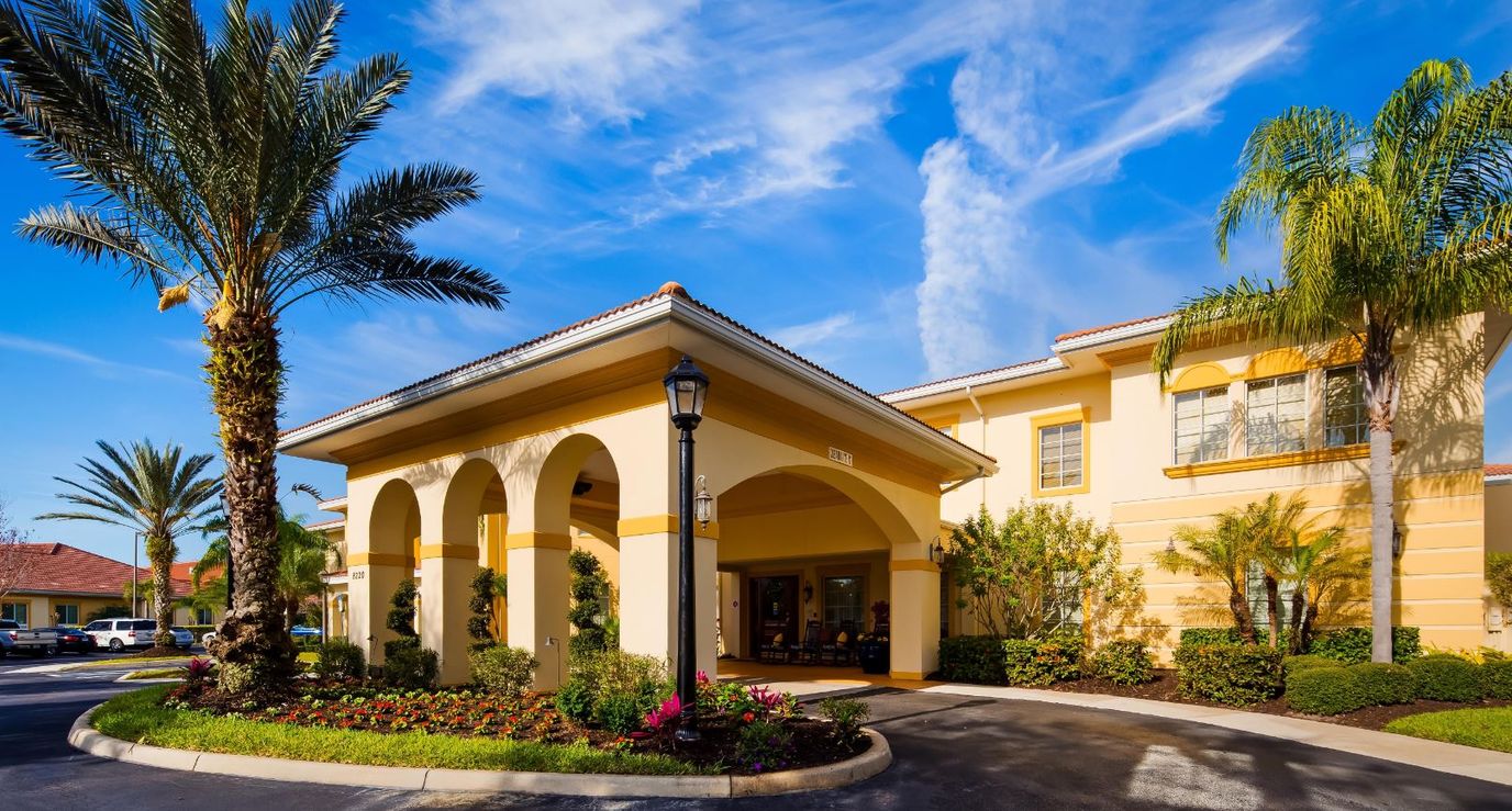 Beautiful exterior view of The Windsor of Lakewood Ranch