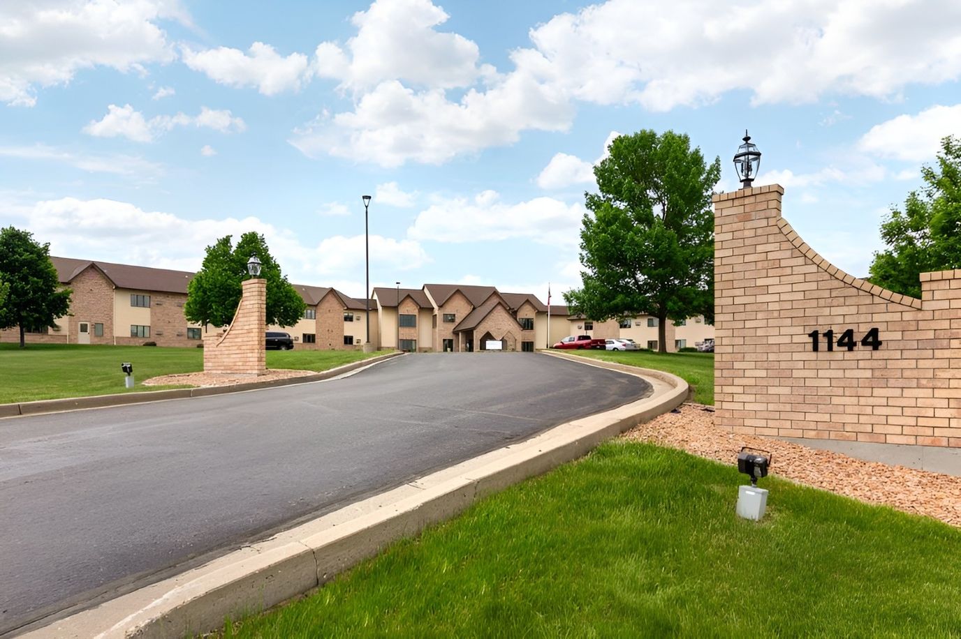 View of the exterior entrance to Hay Creek Lodge