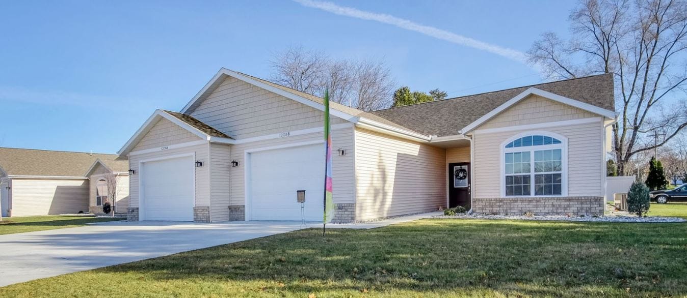 Exterior view of Arbor Grove Assisted Living facility