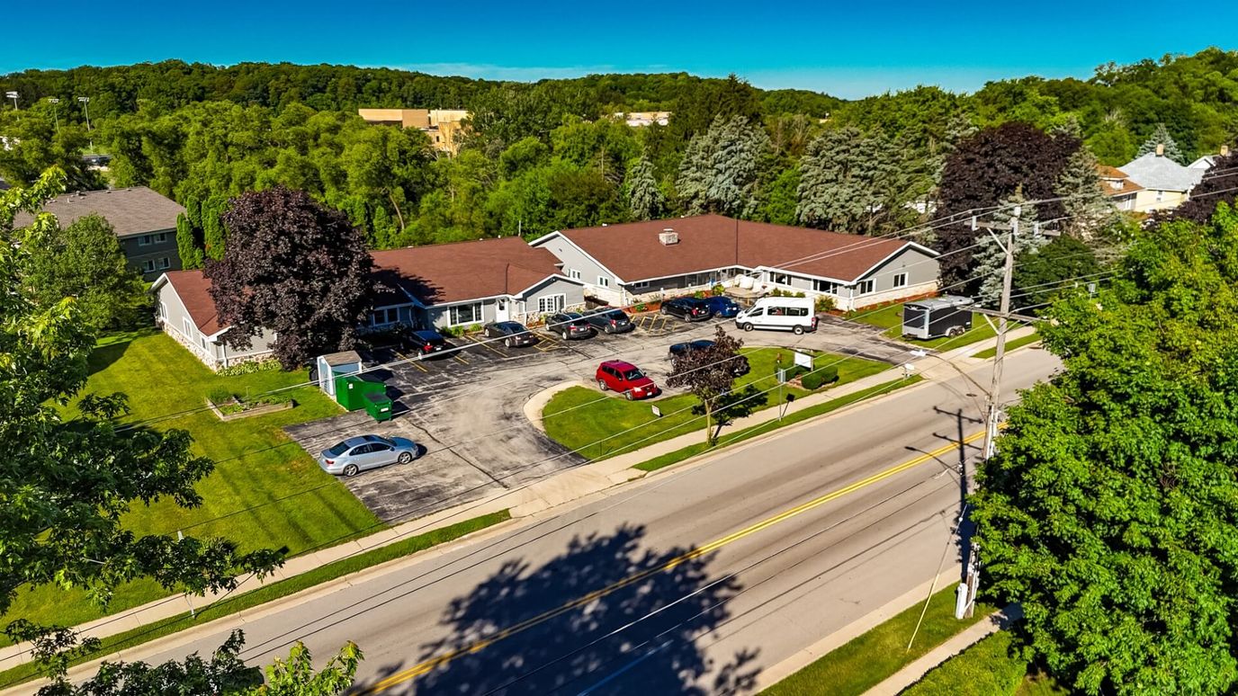 Aerial view of the Autumn Oaks facility and surrounding grounds