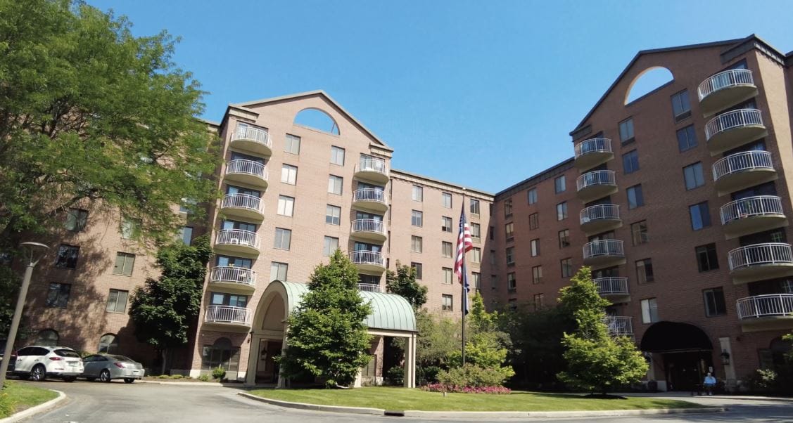 Exterior view of the Glass Peaks Senior Living facility