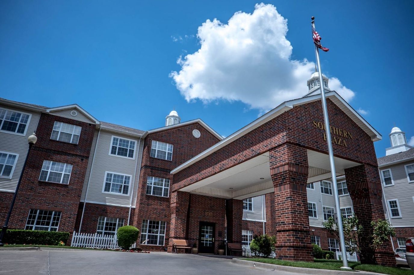 Exterior view of the Southern Plaza Retirement Community