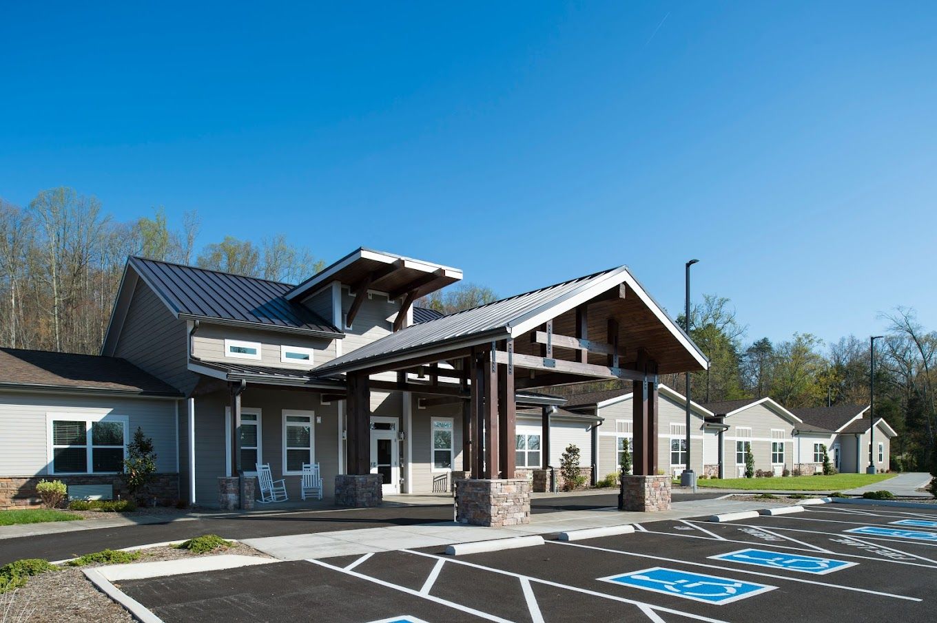 Exterior view of Pinnacle Assisted Living entrance