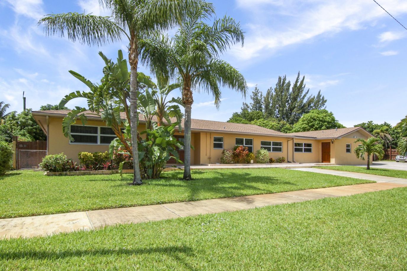 Exterior view of Hibiscus Palace Assisted Living Facility
