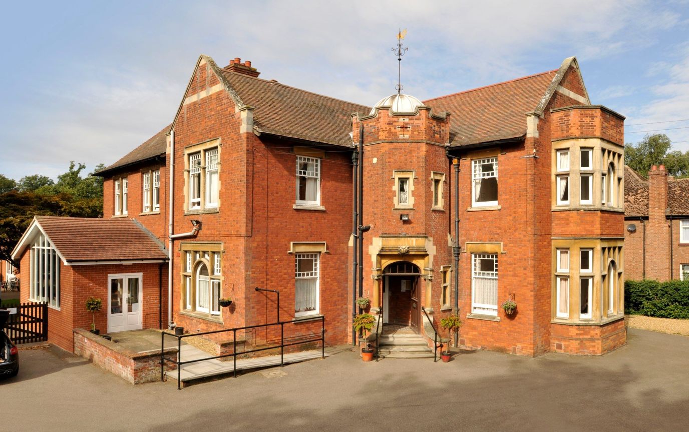 Exterior view of Lyncroft Care Home building