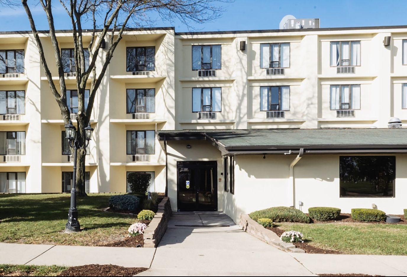 Building exterior of High Point Residence Tinley Park