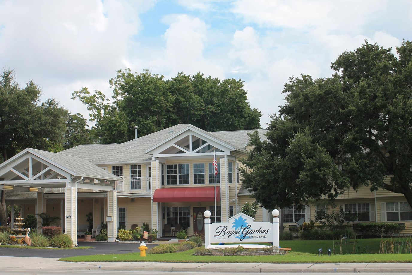 Exterior view of Bayou Gardens Assisted Living facility