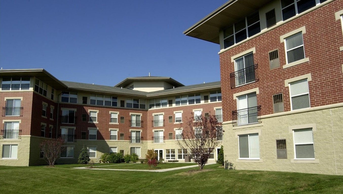 Exterior view of Green Oaks of Park Forest