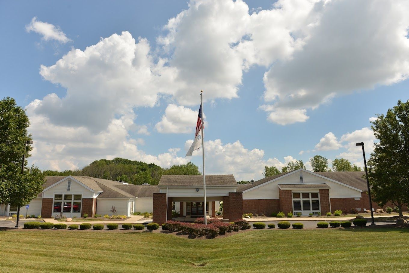 Exterior view of the Laurels of Massillon building