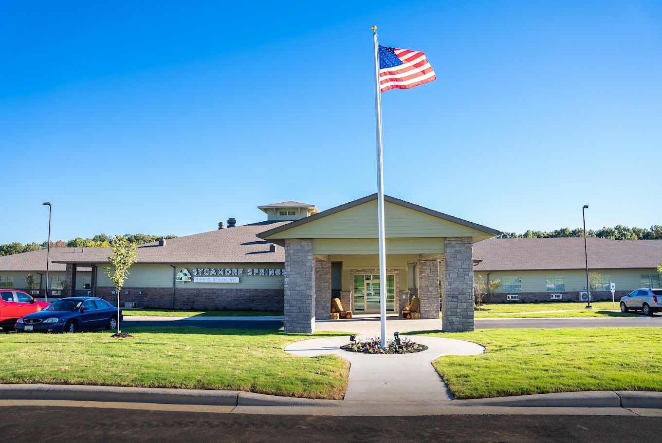 Exterior view of Sycamore Springs Senior Living facility