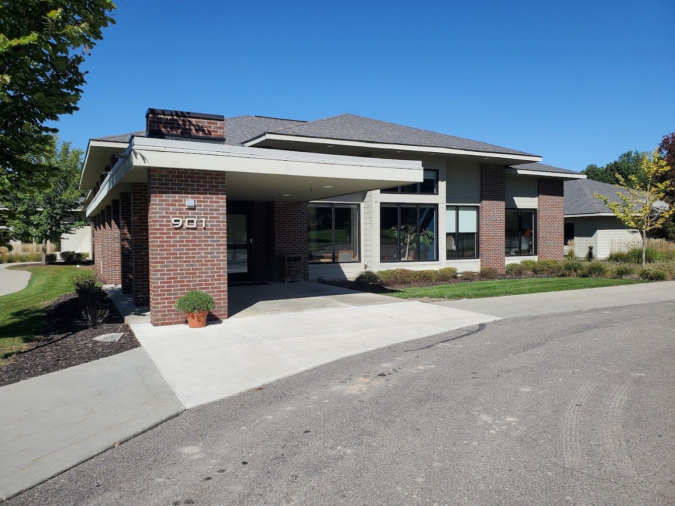 Exterior view of WellBridge of Fenton building