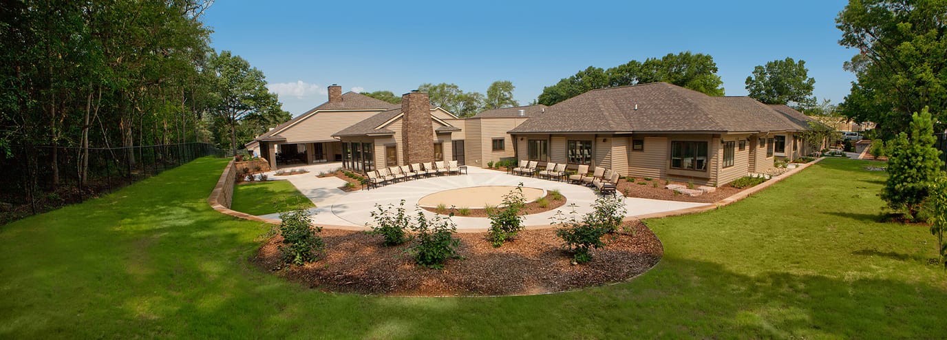 Outdoor view of the Cortland Northview's building and landscape