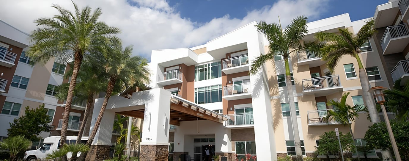 Exterior view of the Watercrest Palm Beach Gardens facility