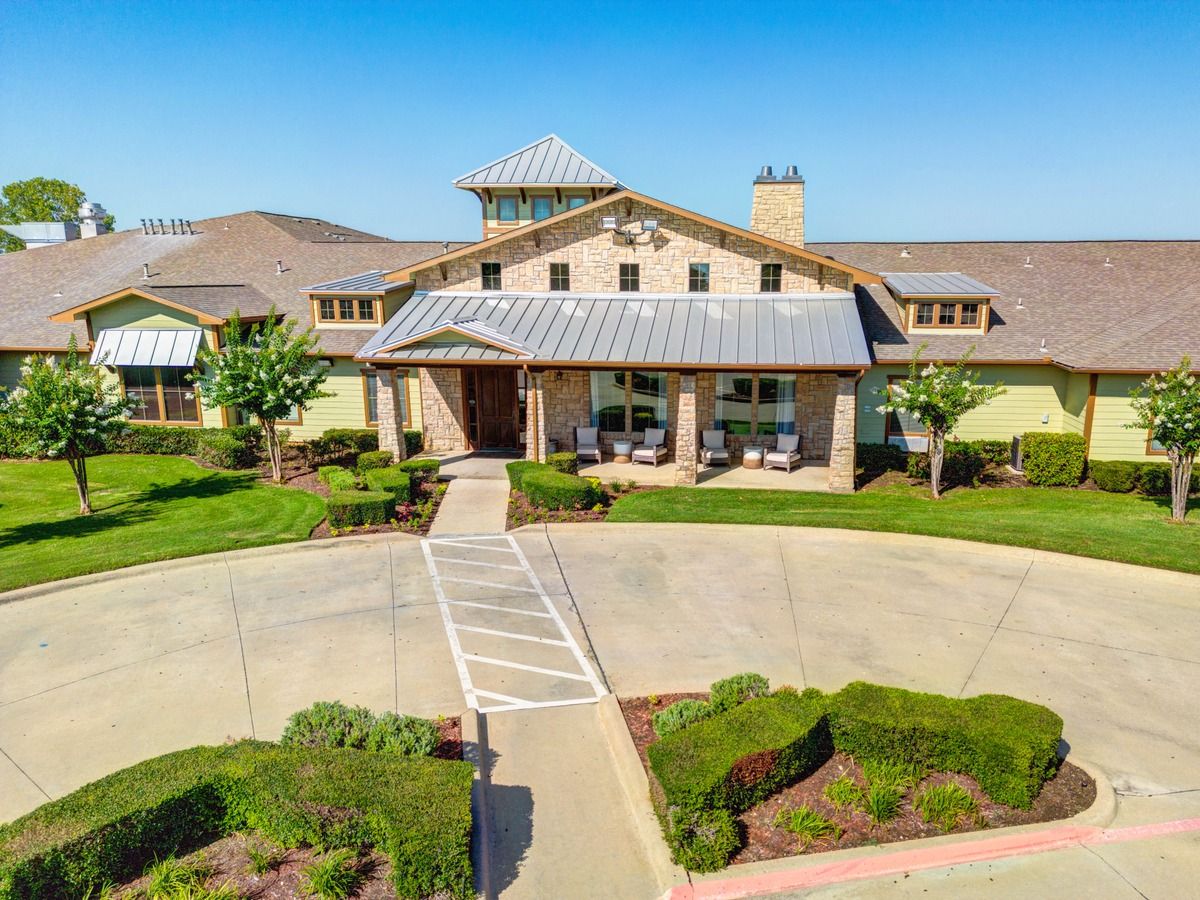 Exterior view of Santa Fe Trails Assisted Living facility