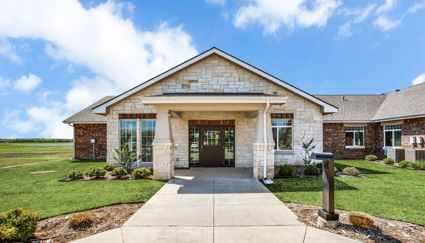 Exterior view of Oxford Glen Memory Care facility entrance