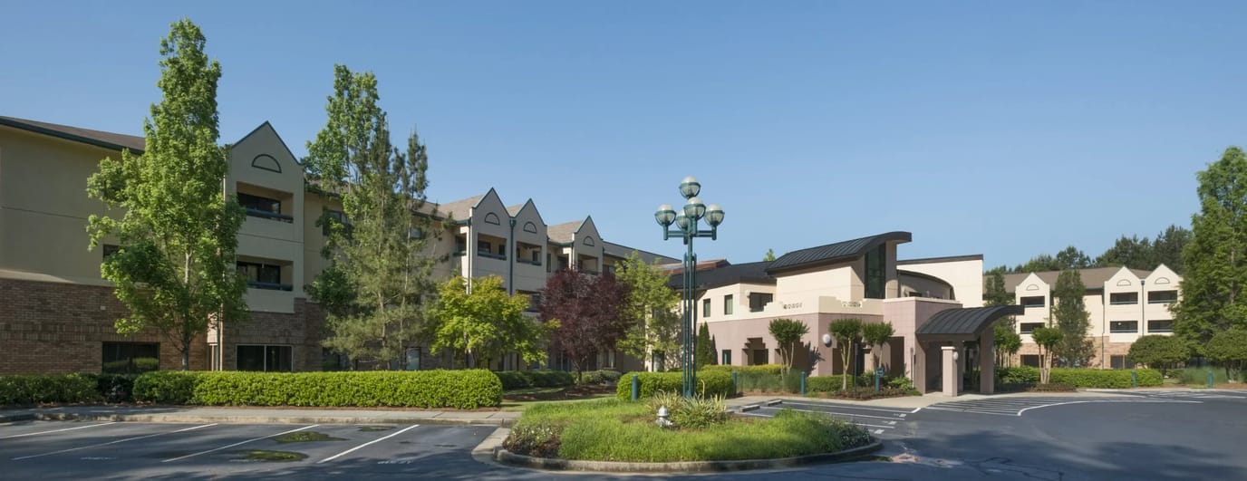 Exterior view of Delmar Gardens of Gwinnett Senior Living