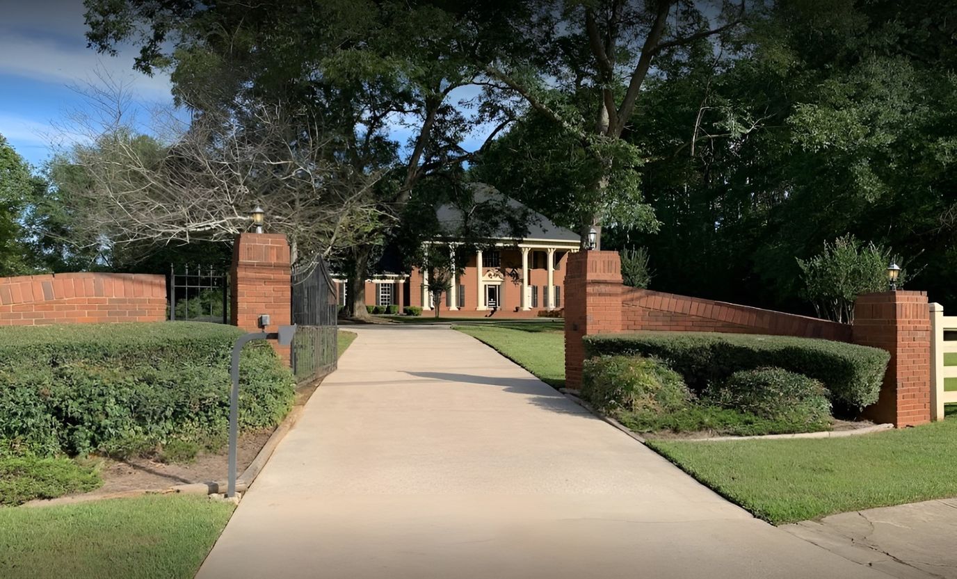 View of the entrance pathway to Quantum House PCH
