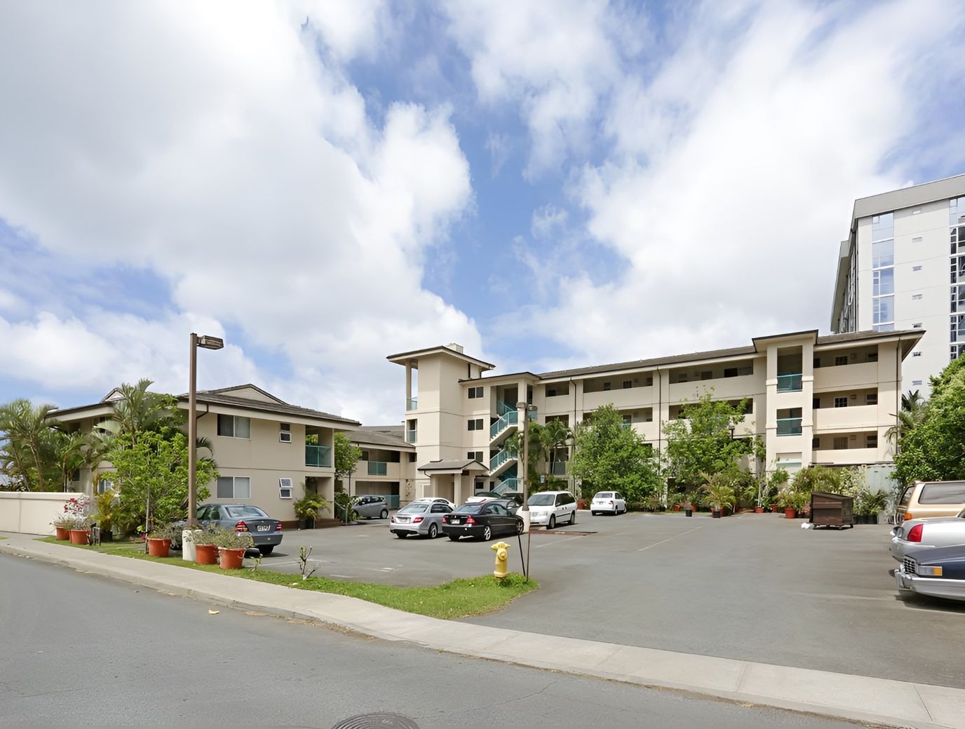 View of the exterior of Kaluanui Senior Apartments