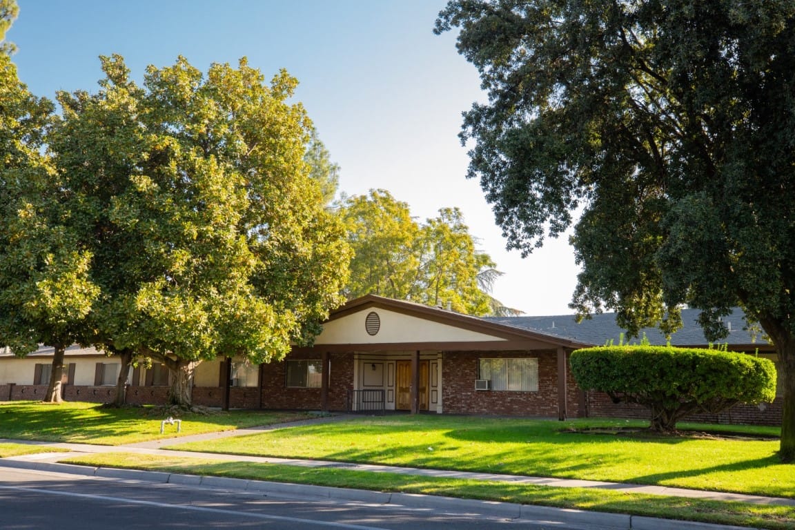 Front exterior of Keystone Post Acute facility