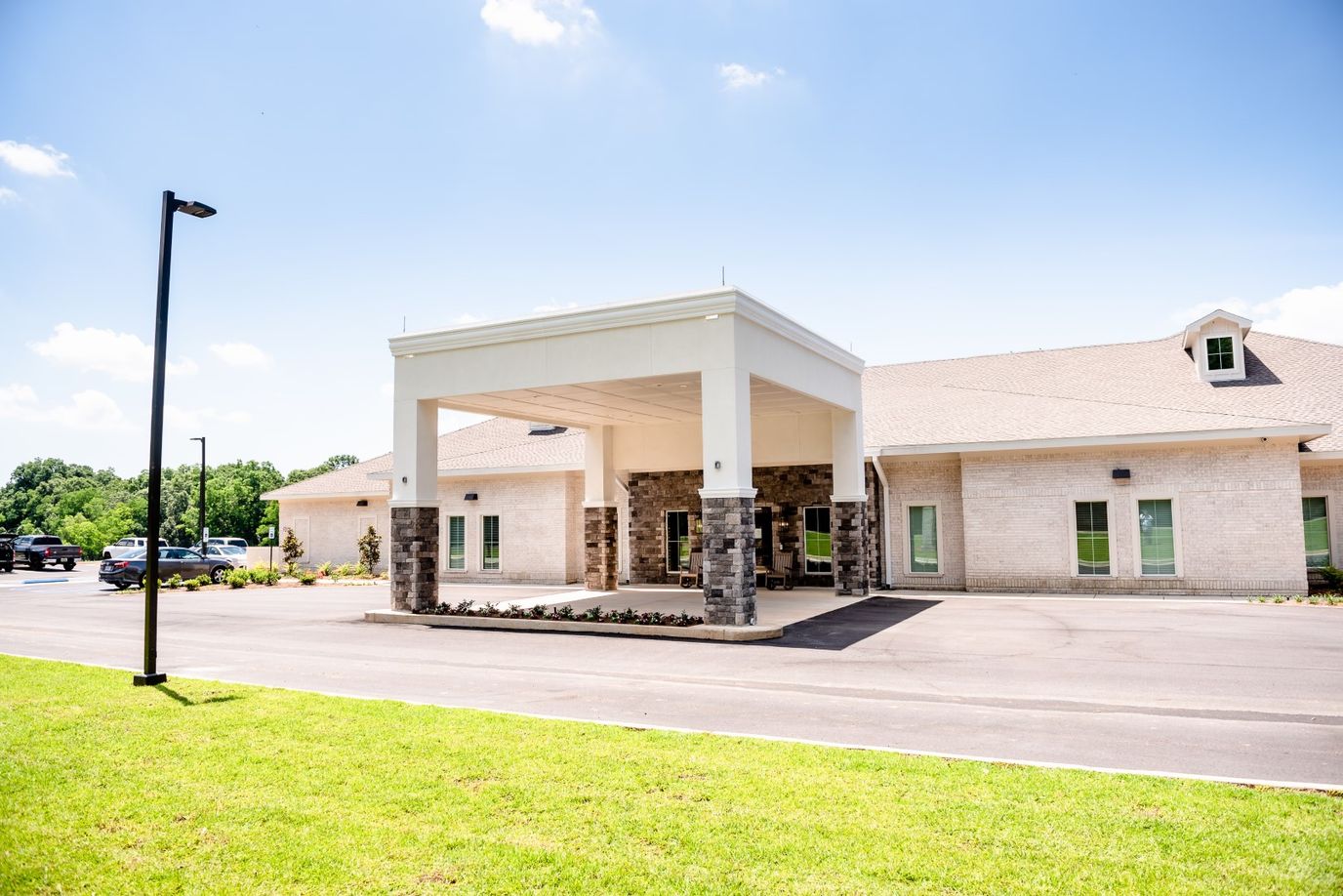 Exterior view of Carillon Oaks facility entrance