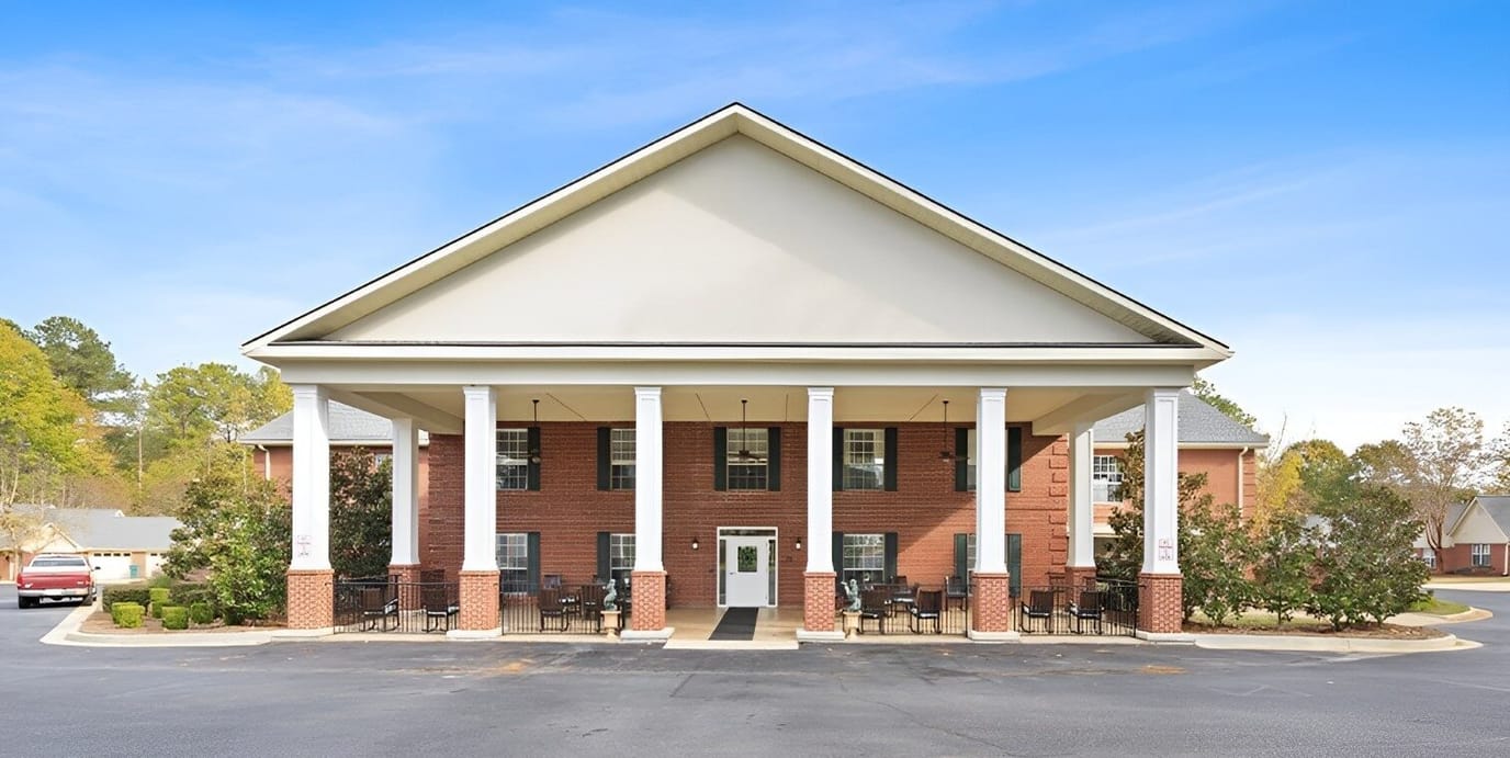 Front exterior of Summer Village Magnolia Place