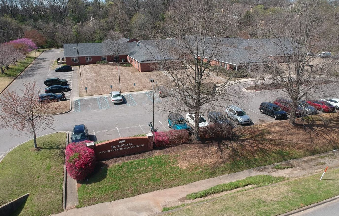 Aerial view of Huntsville Health and Rehabilitation with parking