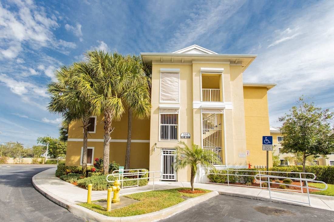 Exterior view of Highland Gardens II Apartments
