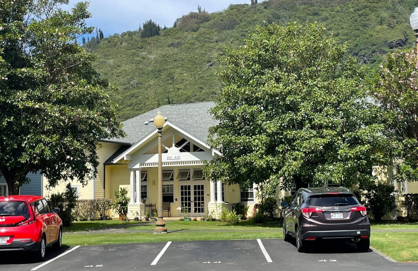 Exterior view of Manoa Gardens Elderly Housing