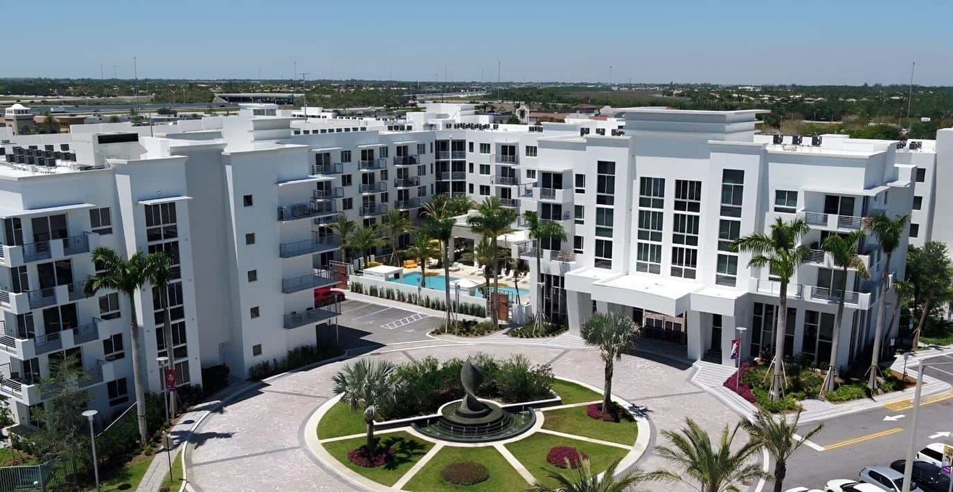 Aerial view of the Windsor at Pembroke Gardens building and pool area